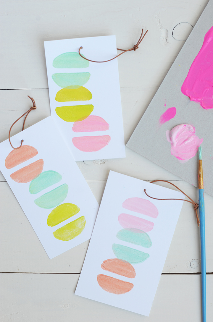 Learn how to make these simple DIY macaron stamps on aliceandlois.com