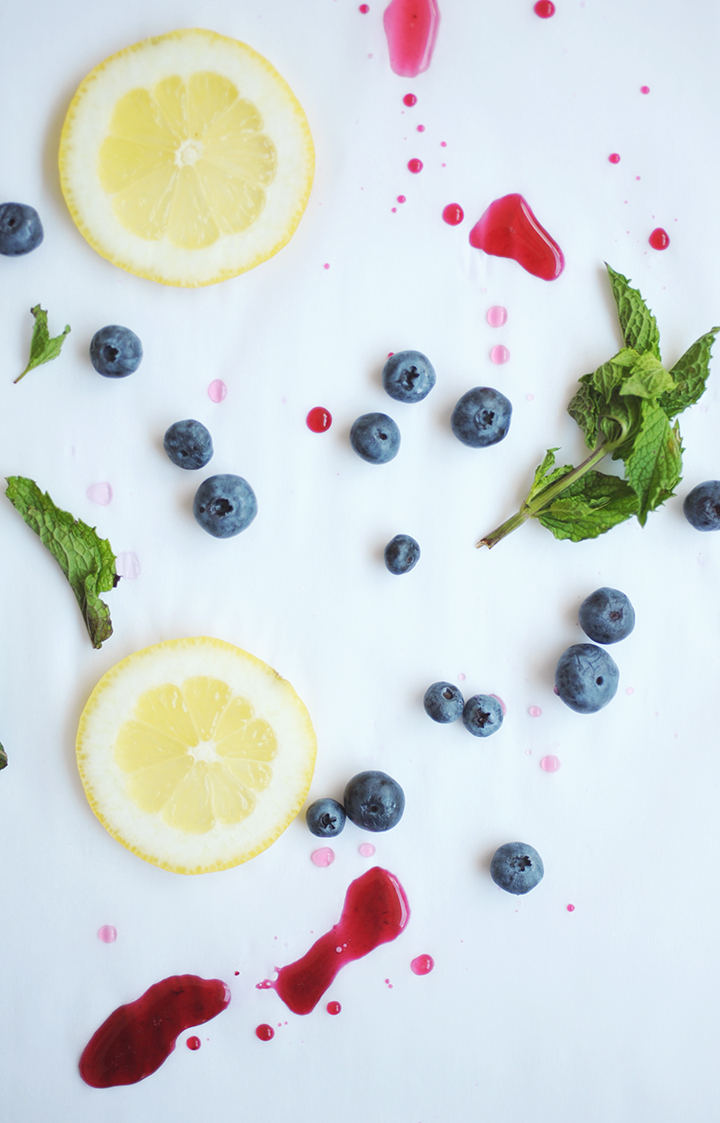 Perfect blueberry lemonade mint cocktail on aliceandlois.com