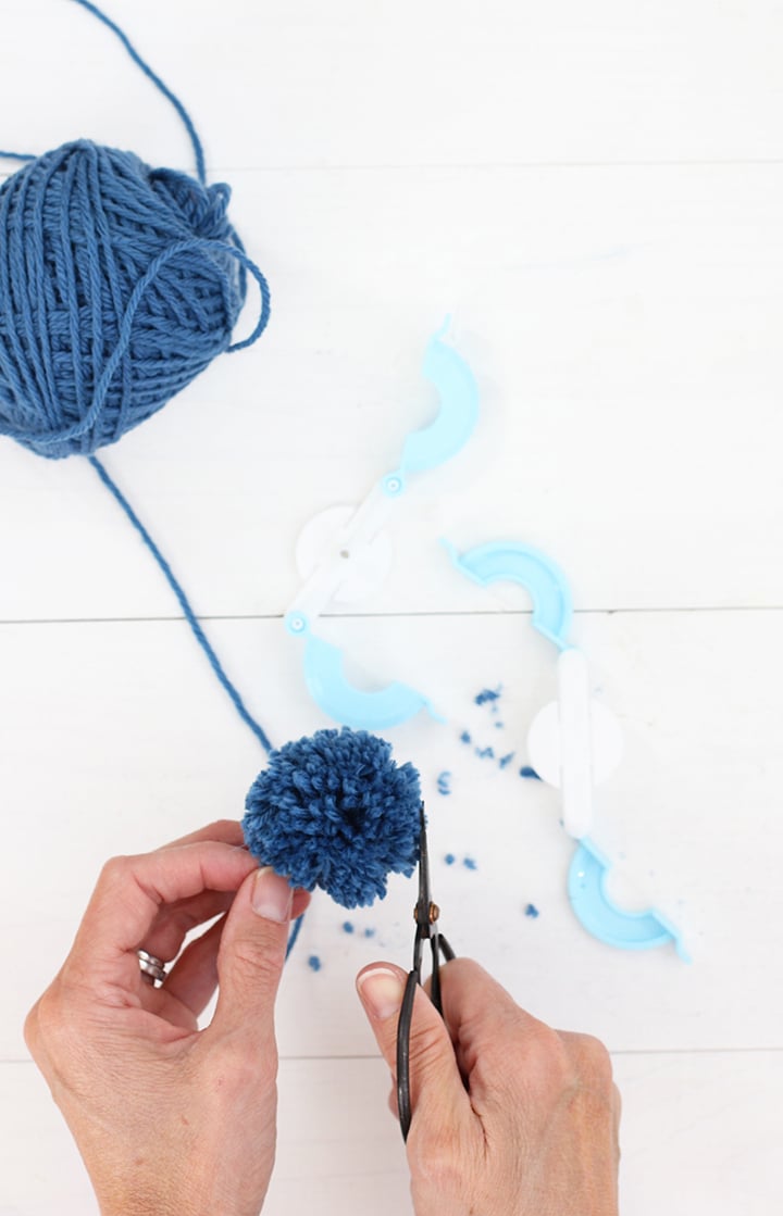 DIY Pom Pom Tassel Basket 