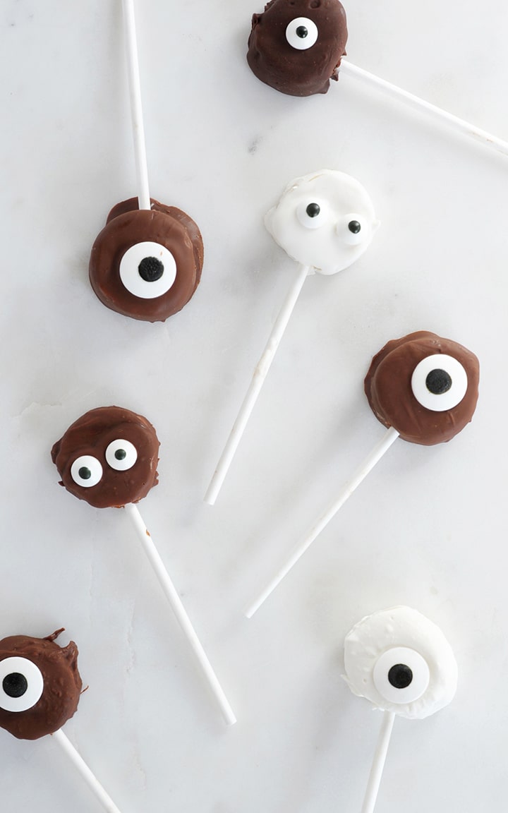 Make this fun and healthy Halloween treat – Frozen Monster Banana Bites Recipe.