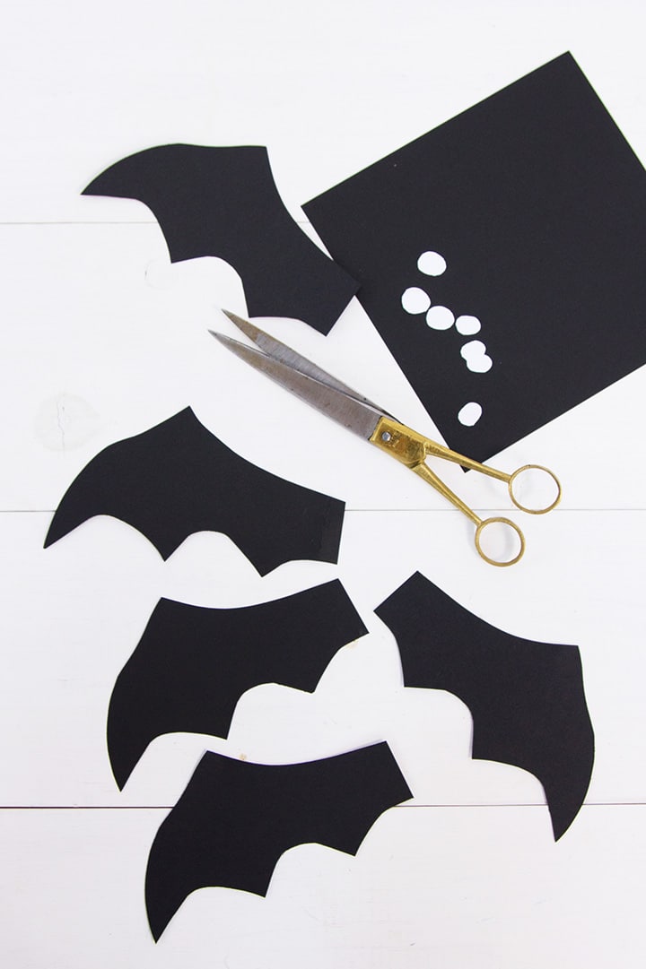 DIY Halloween Bat Snack Cup step 2
