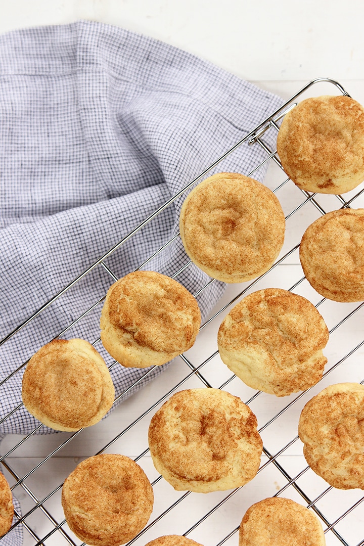 Easy Entertaining Tips – make cookies like snickerdoodles for a family gathering