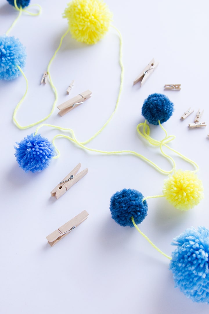 DIY Pom Pom Garland