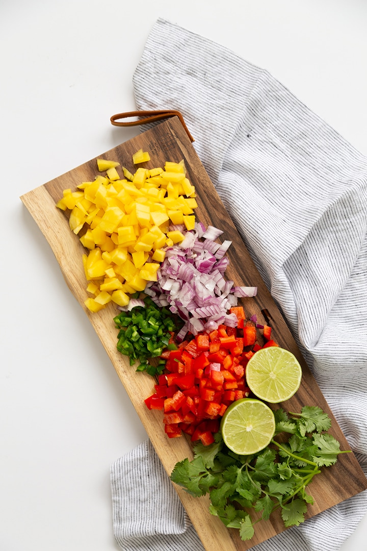 Mango salsa ingredients