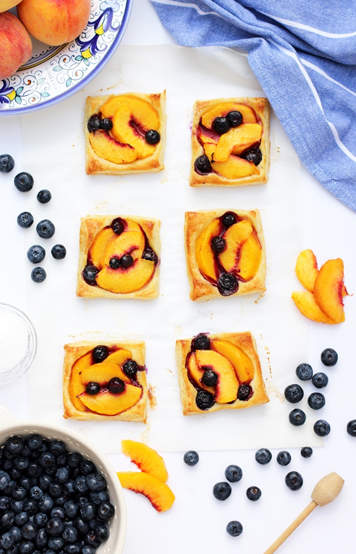 The easiest and yummiest Peach Tart Recipe to make!