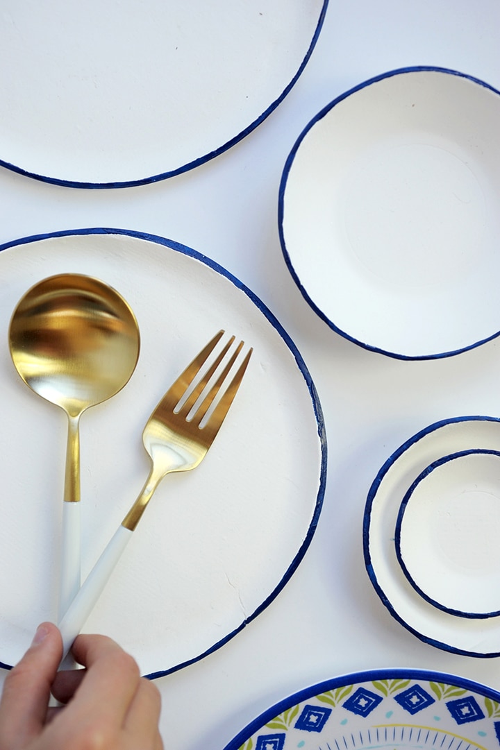 Learn how to make these DIY Air Dry Clay Bowls that looks just like classic enamelware!
