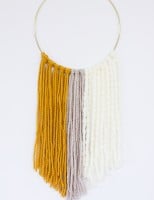 DIY Simple Yarn Wall Hanging