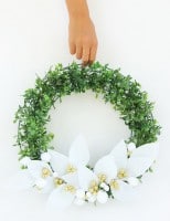 DIY Felt and Jingle Bells Wreath