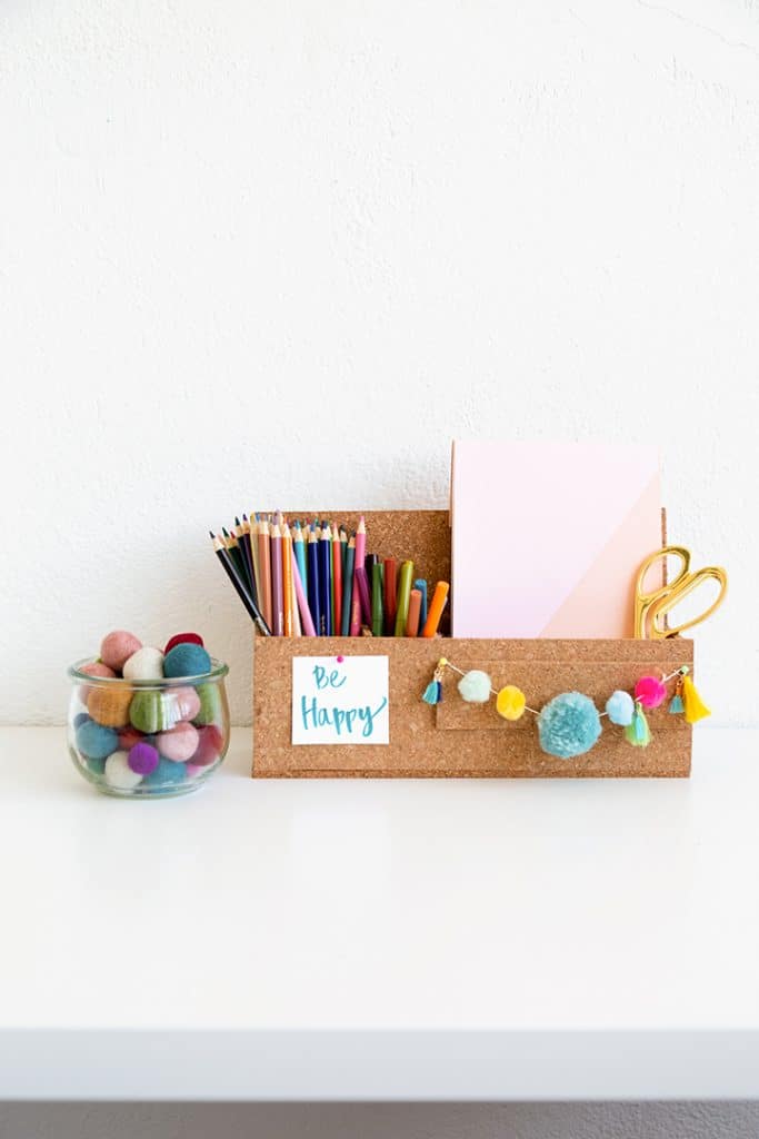 DIY Cork Desk Organizer #DIY #cork