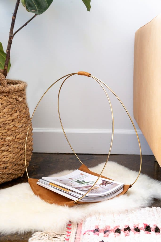 DIY Gold Hoop Magazine Rack #DIY #goldmacramehoop #leather