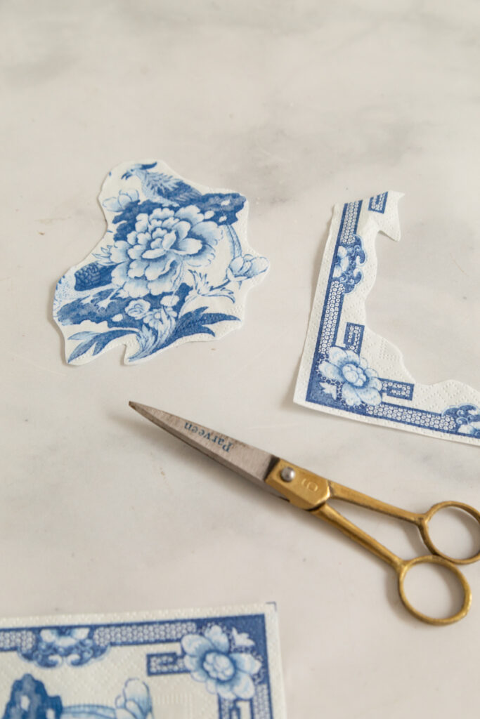 Chinoiserie napkins cut